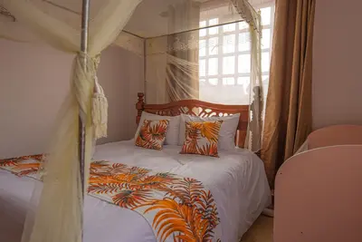 Image de the house has bedrooms which all all ensuite