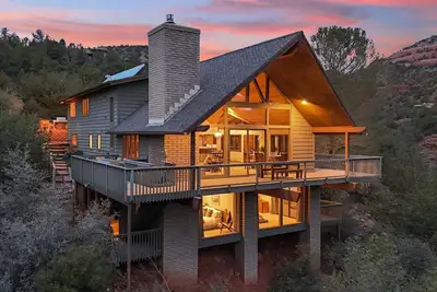 Luxury Cabin on the Creek with Red Rocks View