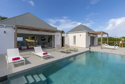 Image de Villa vue mer avec piscine à débordement - 2 chambres - Quartier Lurin