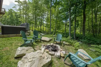 Image de Relax & Explore at this Charming Chalet w/ Hot Tub