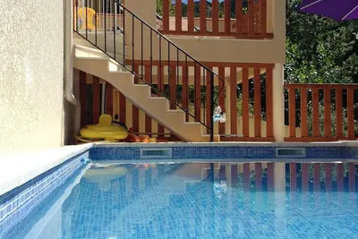 Image de Dans La Vallee Heureuse proche de la mer!