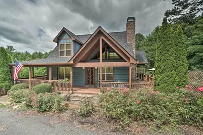 Image de Mountain-View Cabin w/ Hot Tub, Near Lake Chatuge!