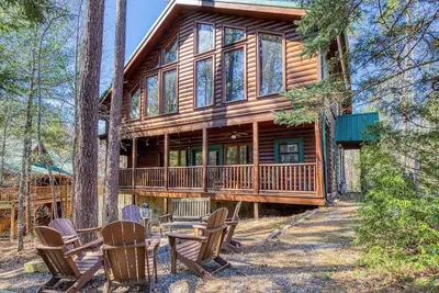 Image de Sale! King Suites~Hot Tub, Fire Pit, Game Room