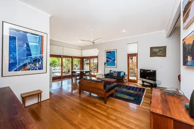 Image de Walk to the beach! Beautiful Cottesloe home
