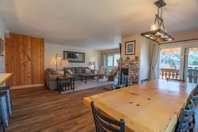 Image de Interlaken #17 3 Bedroom, 3 Bath, Newly Remodeled End Unit