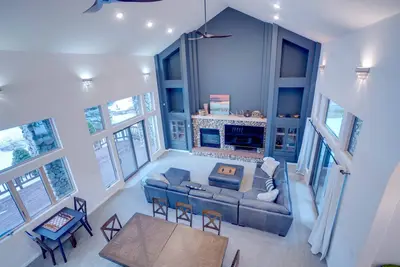 Image de Ski • Soak • Golf -Comfortable Home Upscale Neighborhood Best Location- Free Van