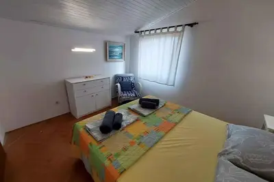 Image de Villa avec piscine entourée de nature méditerranéenne