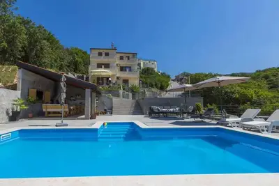 Image de Appartement de vacances avec piscine et barbecue