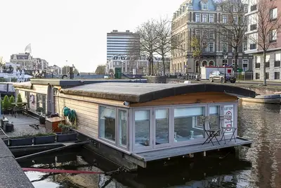 Image de unique experience in Amsterdam on the water