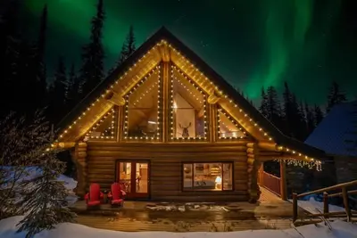 Image de Loor-U-Inn. Luxury Log Home/ 7 Beds & Hottub  Apex Mountain