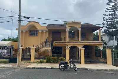 Image de Casa Bonita y espaciosa en Bani! !