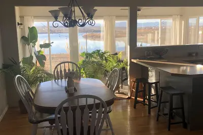 Image de Lakeside retreat home in Windsor