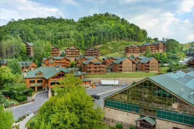 Westgate Smoky Mountain Resort & Water Park 3-Br lock-off Villa