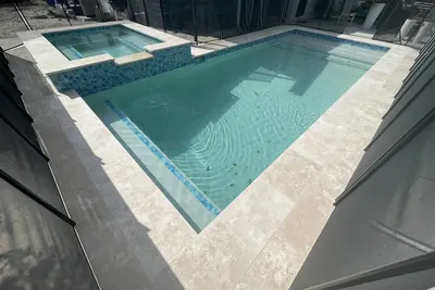 Image de Charming 4 Bedroom Pool House - Miami Design District - 10 mins to Miami Beach.