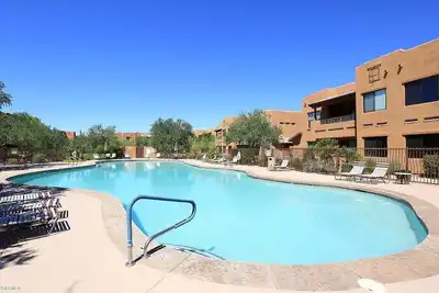 Image de Quiet & Spacious Condo - 3 Bdrm, 3 bthm Gem!