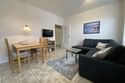 Image de Vacation apartment \"Kleine Möwe\" with large garden in the heart of Pilsum