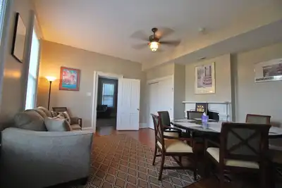 Image de Walk to Bengals and Reds and downtown Cincy. Easy Drive to Ark, walk to eat.