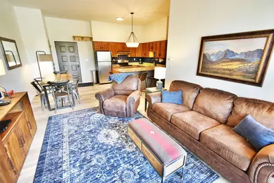 Image de Updated Condo. Near Trails. Easy Drive to Dining, Shops, Events, Activities