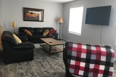 Image de Super South Side Apt. #3 - Close to Costco & College