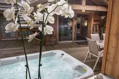 Image de _L'Essentiel_  Chalet ***** luxueux - cosy - moderne - épuré avec spa - sauna. .