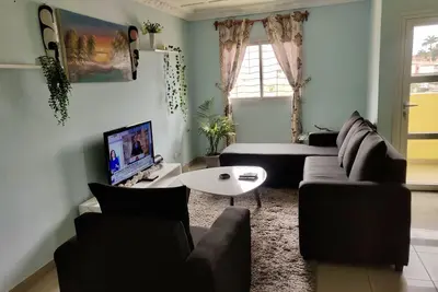 Image de Chic apartement in the heart of Dtwn Ydé Free WiFI