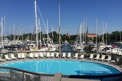 Image de Haut de gamme Waterfront Condo Dans Eastport Annapolis Walk To Everything