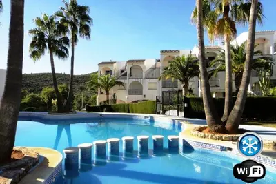 Appartement vue sur mer 4 personnes Wi-Fi+ terrasse + piscine+parking