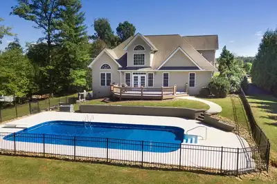 Image de Perfect for family! Luxurious home ~ 20mins to Asheville!