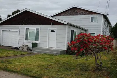 Image de The Lakeside Overlook - Close to Everything!