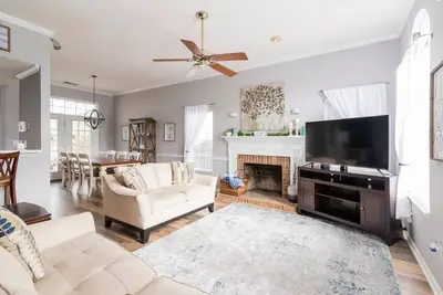 Image de Few Mins to Ballantyne-Pet Friendly-1 Level Home-Private Plunge Pool in Backyard