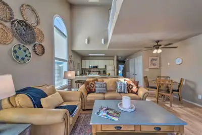 Image de Cloudcroft Townhome w/ Deck - 1 Mi to Burro Ave!