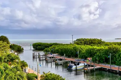 Image de Boaters Delight Overlooking Marina +  Bldg 5