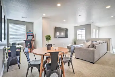 Image de Resort-Style Washington Escape w/ Game Room!