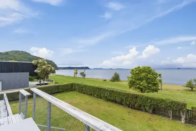 Image de Lakefront Lodge - Kuratau Holiday Home