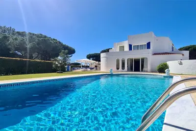 Image de Villa luxueuse de style algarvien avec 5 chambres à coucher et 5 salles de bain