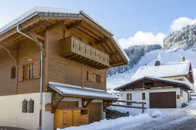 Image de Chalet au pied des pistes / téléphérique du Pléney!