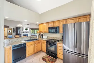 Image de 3br, 2. 5 Bath Condo *Walk-in*Sunroom*