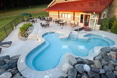 Image de Wisconsin Dells Ski Golf 27 holes 2 bdrm sleeps 6 Christmas Mountain Village