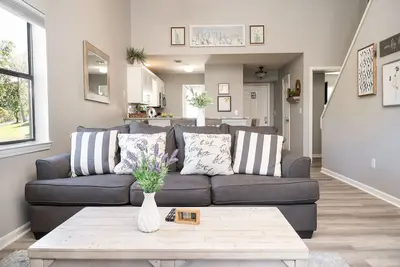 Image de Spacious 3-bedroom golf condo in the scenic Pointe Royale Golf Resort