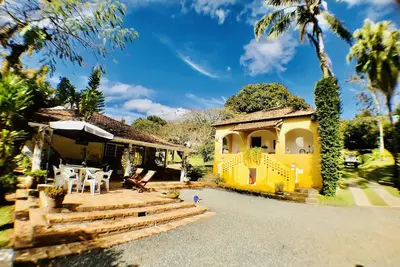 Image de Pure green space in the center of Cunha.