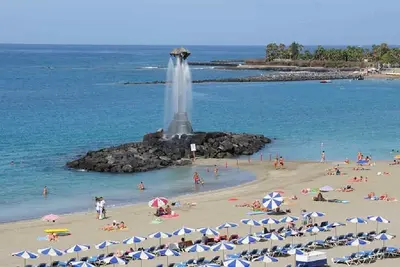 Image de Magnifique appartement entièrement rénové  à deux pas de la plage de Las Vistas