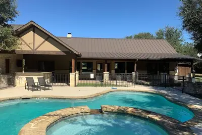 Image de Kisiah's Bluff @ Frio Premier Rental Homes