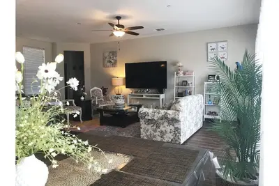 Image de Brand New Home Close to Sequoia /w Tub & Games