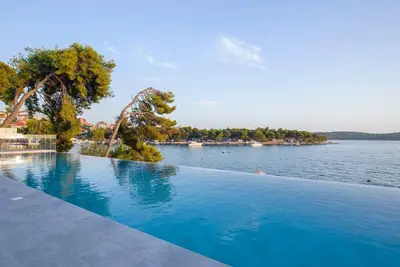 Image de Maison de vacances pour 8 personnes env. 300 qmà Trogir, Dalmatie (Kastel et environs)