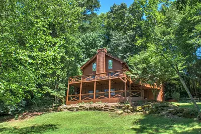 Image de Hot Tub, Pool Table & Fireplace + Biltmore Pass | Pet-Friendly Mountain Stay