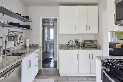 Image de AvonWood: Private Yard, Stocked Kitchen, Great Porches