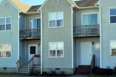 Image de Sunkissed Bliss - 2br Townhouse - Close to Beach, No Linens