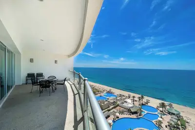 Image de Breathtaking Luxury Oceanfront Condo #1101