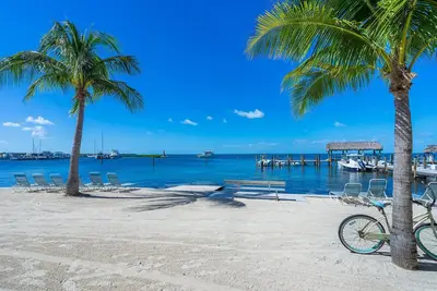 Image de Remodeled Townhome at Ebc w\/ Beach, Pool and more - 20% Off For The Summer!