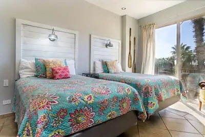 Image de *Breathtaking 2 Br 2bt Ocean Front Premium Condo Bella Sirena Ba102 *